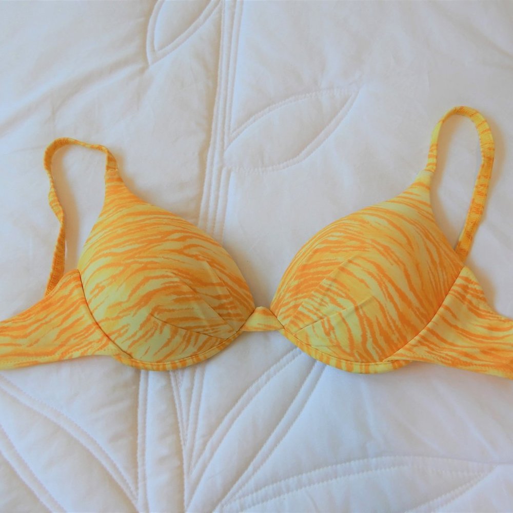 NWOT Bikini International Yellow Swimsuit 2 Piece Set in size S - Picture 4 of 11